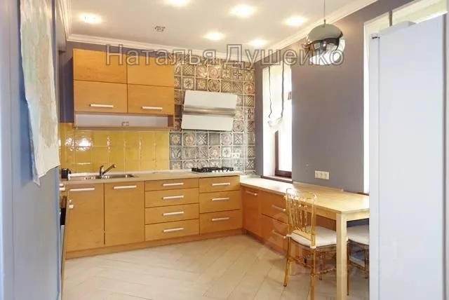 Baibol - 5-комн. квартира, 200 м²