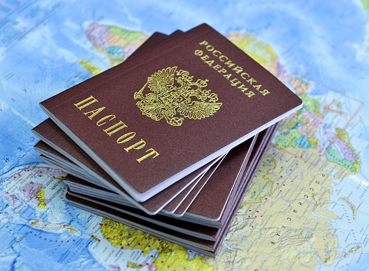 Для вступления в гражданство России теперь нужна присяга